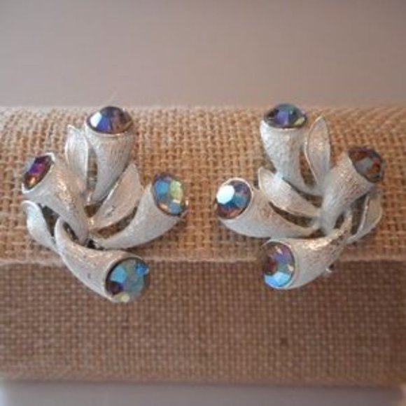 "White Wash Silver Aurora Borealis Clip Earrings " - Picture 4 of 4